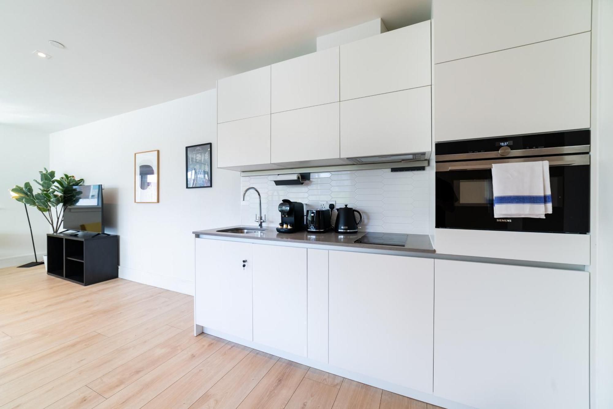 Stylish Retreats On Olympic Way Apartment London Luaran gambar