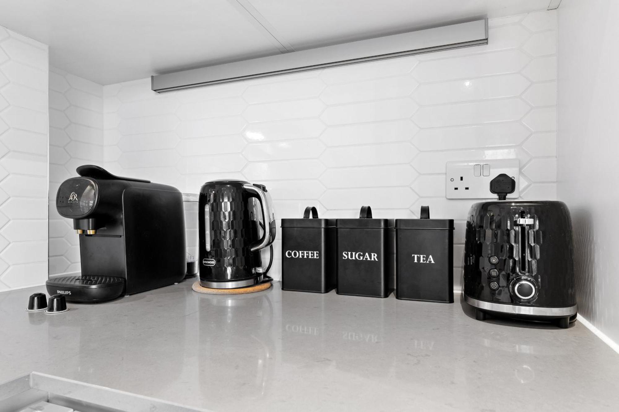 Stylish Retreats On Olympic Way Apartment London Luaran gambar